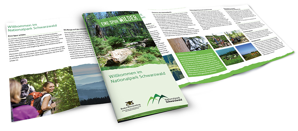 Broschüren und Flyer orientieren sich an den im Manual festgelegten Designvorgaben. Broschüren und Flyer orientieren sich an den im Manual festgelegten Designvorgaben.